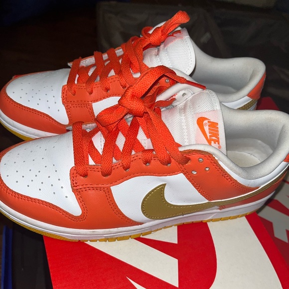 Nike dunks - Picture 1 of 5